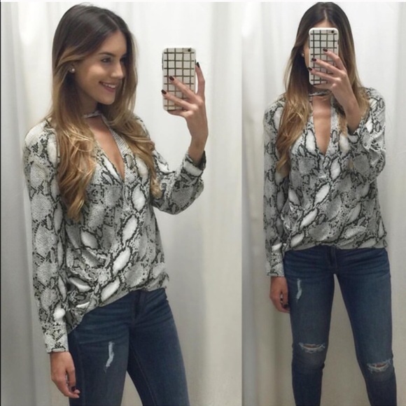 Amazing Boutique Top size S - Picture 3 of 3